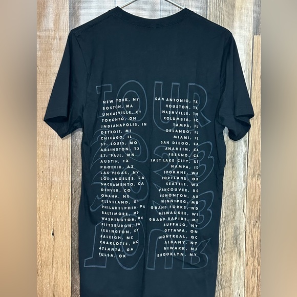 NEW Jonas Brothers 2023 Five Albums One Night Tour Shirt Size Medium Condition: - Picture 2 of 3